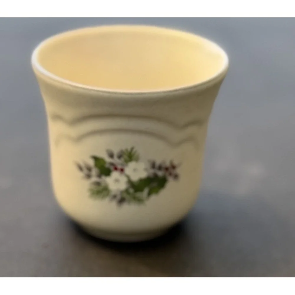 PFALTZGRAFF CHRISTMAS HEIRLOOM 5 INCH STONEWARE #916 VOTIVE CANDLE HOLDER